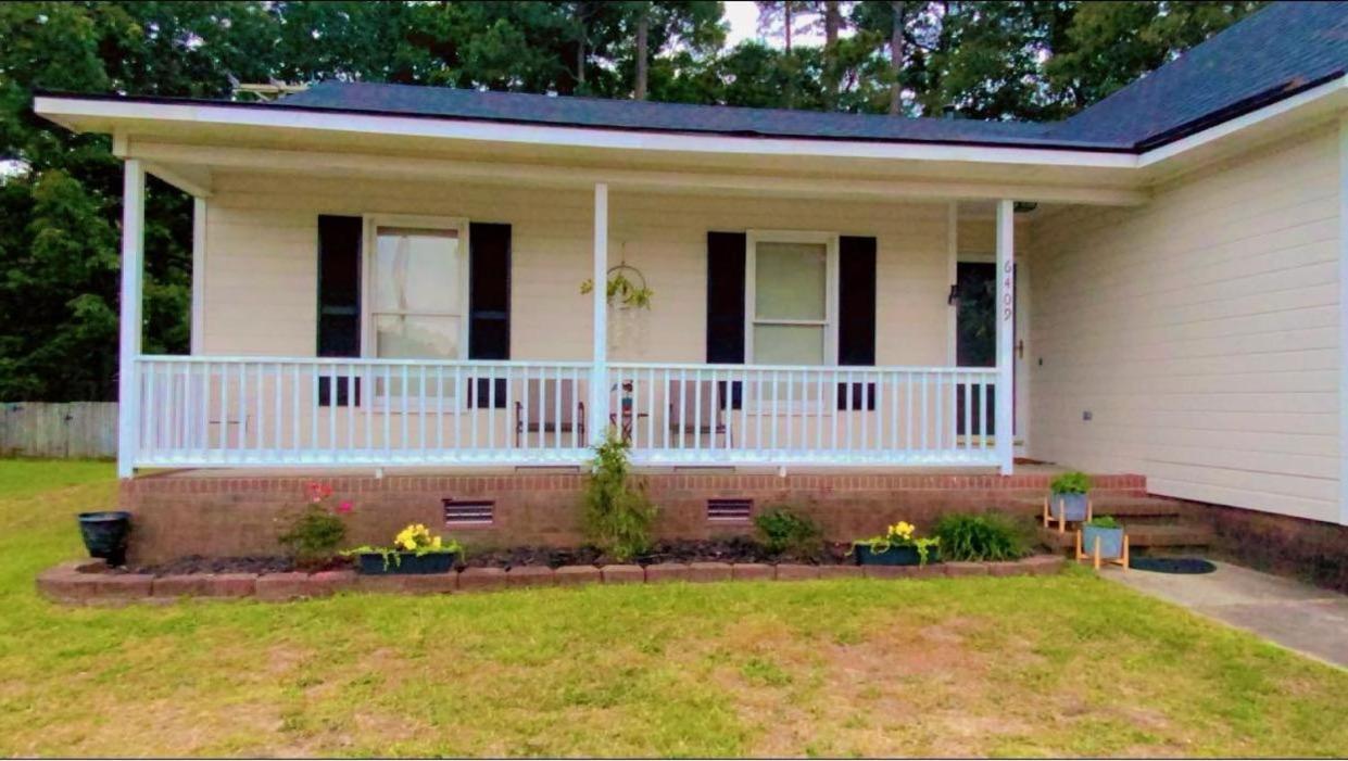 B1 Guest House Hope Mills Εξωτερικό φωτογραφία